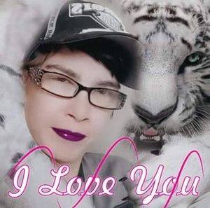 Meet your Posher, Celeste